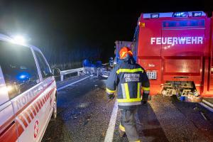 Fahrzeugüberschlag auf der B37 - Lenker verletzt