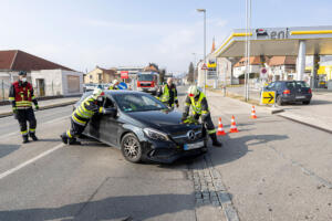 Pkw-Bergung nach Unfall auf der Kremser Wiener Straße