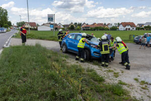 Fahrzeugüberschlag nach Kollision zweier Fahrzeuge auf der B35