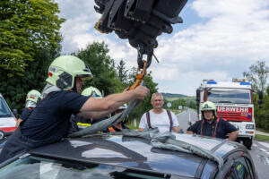 Kreuzungsunfall in Langenlois - Zwei Fahrzeuge schwer beschädigt