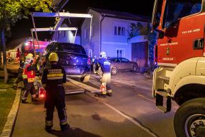 Zwei Fahrzeuge kollidieren auf der Langenloiser Zwettler Straße