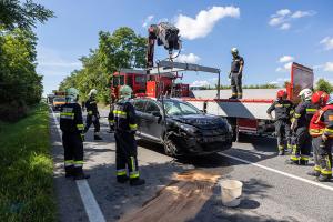 Lkw mit Panne auf der B218 - Auffahrunfall im Staubereich