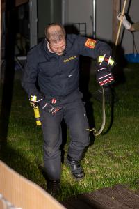 Schlange aus Garten einer Reihenhausanlage gerettet