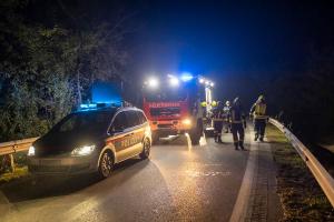 Kleinwagen prallt auf der Auffahrt zur Donaubrücke gegen eine Leitschiene