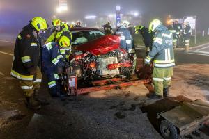 Unfall auf der Reitterner Kreuzung der B37 - Fünf Verletzte