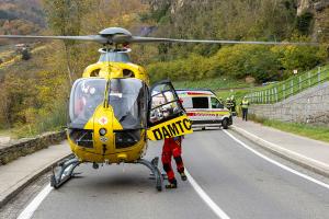 Kollision auf der B3 in Dürnstein - Frau schwer verletzt mit Christophorus 2 abtransportiert