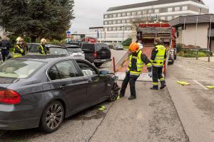 Pkw beim Einparken gerammt – Vier Fahrzeuge beschädigt