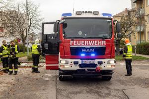 Pkw beim Einparken gerammt – Vier Fahrzeuge beschädigt