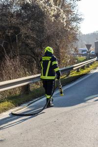 Mehrere Fahrzeugbergungen nach Unfällen auf der Donaubrücke