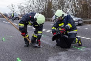 Zwei Unfälle unmittelbar nacheinander auf der B218