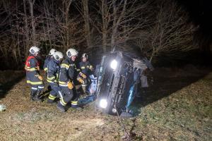 Ein Verletzter nach Fahrzeugüberschlag auf der L109