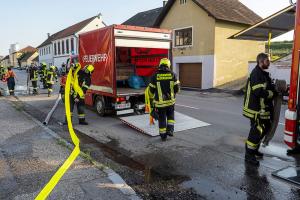 Drei Feuerwehren beim Brand einer Garage im Einsatz