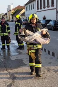 Drei Feuerwehren beim Brand einer Garage im Einsatz