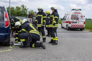 Kreuzungsunfall auf der L7073 in Theiss