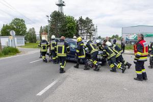 Kreuzungsunfall auf der L7073 in Theiss