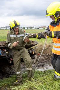 Lkw-Unfall durch medizinischen Notfall - Aufwendige Bergungsarbeiten