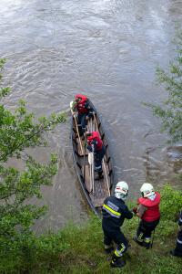 Angeschwemmtes Kanu löst Feuerwehr- und Rettungseinsatz aus