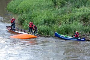 Angeschwemmtes Kanu löst Feuerwehr- und Rettungseinsatz aus