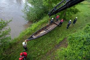 Angeschwemmtes Kanu löst Feuerwehr- und Rettungseinsatz aus