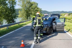 Pkw kommt ins Schleudern und prallt gegen ein entgegenkommendes Fahrzeug