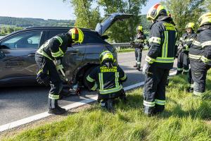 Pkw kommt ins Schleudern und prallt gegen ein entgegenkommendes Fahrzeug