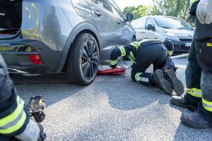 Pkw kommt ins Schleudern und prallt gegen ein entgegenkommendes Fahrzeug