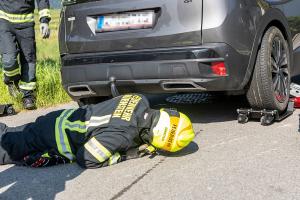 Pkw kommt ins Schleudern und prallt gegen ein entgegenkommendes Fahrzeug