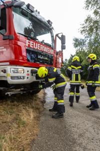 Spaziergänger findet auf der Gobelsburger Haide einen verlassenen Pkw im Graben