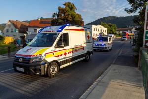 Zwei Pkw kollidieren auf der Höbenbachbrücke miteinander