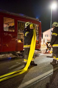 Dachstuhlbrand in Kammern - Fünf Feuerwehren im Einsatz