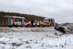 Brandverdacht nach Verkehrsunfall auf der B37 am Gföhlerberg