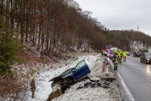 Brandverdacht nach Verkehrsunfall auf der B37 am Gföhlerberg