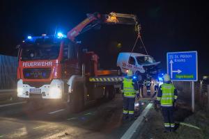 Mehrere Personen bei Frontalzusammenstoß auf der S5 verletzt