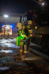 Mehrere Personen bei Frontalzusammenstoß auf der S5 verletzt
