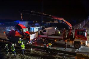 Mehrere Personen bei Frontalzusammenstoß auf der S5 verletzt