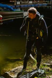 Pkw stürzt in den Stausee Ottenstein - Zwei Personen retten sich aus dem sinkenden Fahrzeug