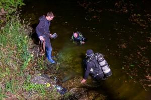 Pkw stürzt in den Stausee Ottenstein - Zwei Personen retten sich aus dem sinkenden Fahrzeug
