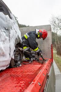 Pkw-Brand nach Unfall auf der L44