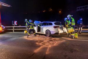 Pkw prallt auf der Kremstalstraße gegen die Leitschiene