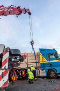 Kollision zwischen Pkw und Lkw fordert ein Todesopfer