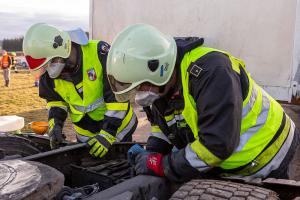 Kollision zwischen Pkw und Lkw fordert ein Todesopfer