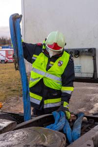 Kollision zwischen Pkw und Lkw fordert ein Todesopfer