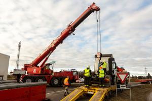 Kollision zwischen Pkw und Lkw fordert ein Todesopfer