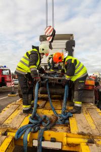Kollision zwischen Pkw und Lkw fordert ein Todesopfer