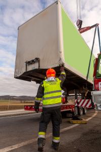 Kollision zwischen Pkw und Lkw fordert ein Todesopfer