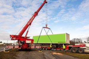 Kollision zwischen Pkw und Lkw fordert ein Todesopfer