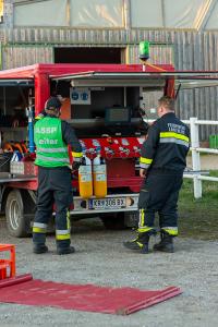 Pferdemist in einer Lagerhalle in Brand geraten