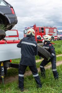Zweifache Menschenrettung auf der B37 - Drei Feuerwehren im Einsatz