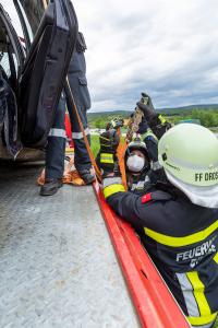 Zweifache Menschenrettung auf der B37 - Drei Feuerwehren im Einsatz