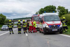 Zweifache Menschenrettung auf der B37 - Drei Feuerwehren im Einsatz